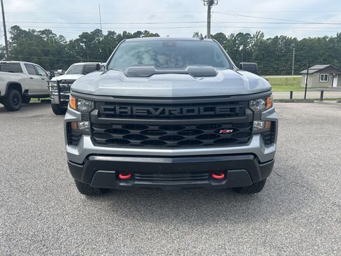 Used 2023 Chevrolet Silverado 1500 Custom Trail Boss AWD/4WD image 3