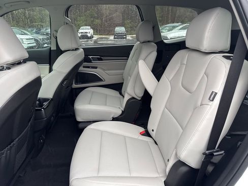 New 2025 Kia Telluride S image 11