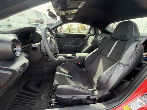 Used 2025 Toyota GR86 Premium image 14