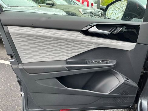 Certified 2022 Volkswagen Taos S FWD image 10