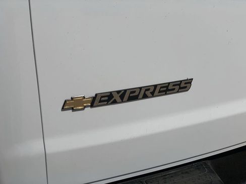 New 2026 Chevrolet Express 2500 w/ Driver Convenience Package RWD image 30