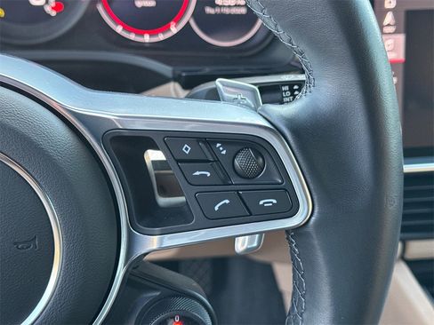 Used 2021 Porsche Cayenne Coupe image 26