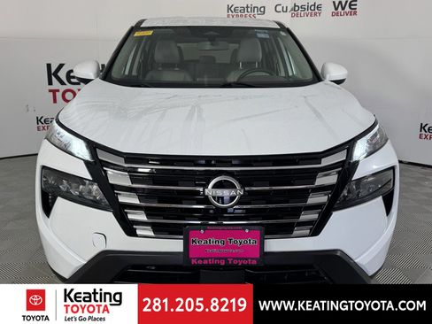 Used 2024 Nissan Rogue SV image 9