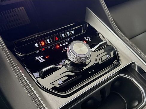 New 2026 Jeep Grand Wagoneer 4WD image 17