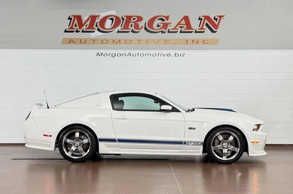 Used 2012 Ford Mustang GT RWD image 2