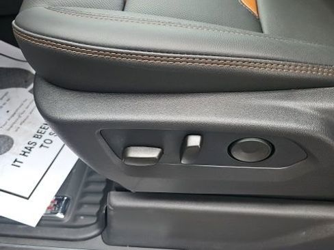 New 2026 GMC Sierra 1500 AT4 w/ AT4 Premium Package AWD/4WD image 14