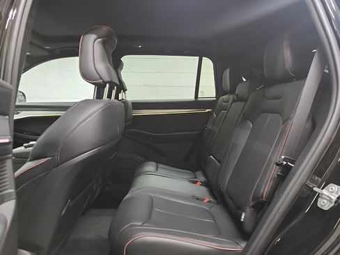 Used 2024 Jeep Wagoneer Launch Edition AWD/4WD image 10