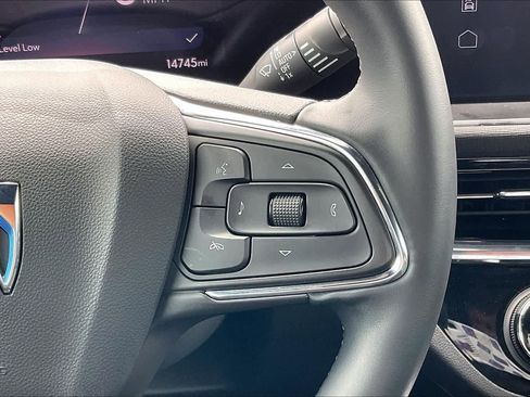 Used 2025 Buick Envista Sport Touring w/ Experience Buick Package FWD image 23