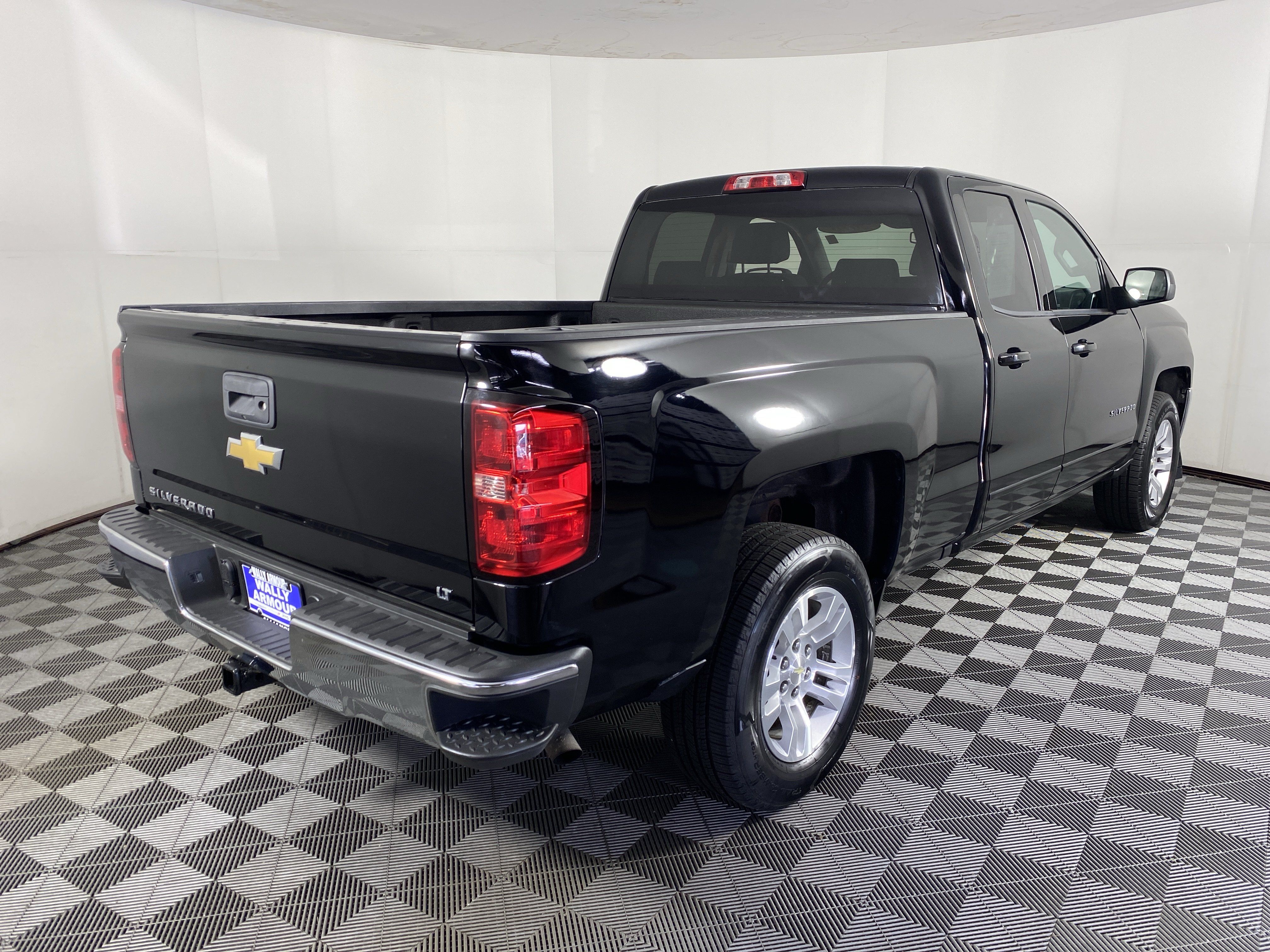 Used 2018 Chevrolet Silverado 1500 LT w/ All Star Edition AWD/4WD image 7