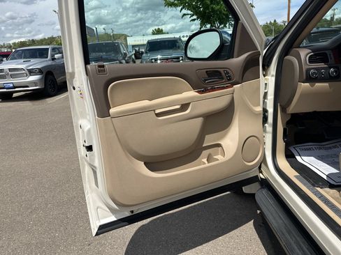 Used 2013 Chevrolet Suburban LTZ AWD/4WD image 16