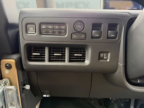 Used 2024 Chevrolet Brightdrop 600 w/ Commercial Equipment Package AWD/4WD image 20