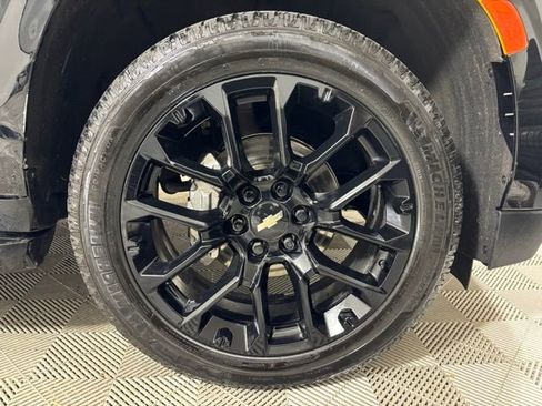 Used 2023 Chevrolet Suburban LT w/ LT Signature Plus Package image 25