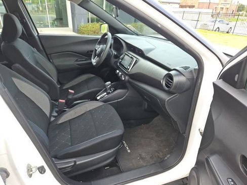 Used 2020 Nissan Kicks S FWD image 26