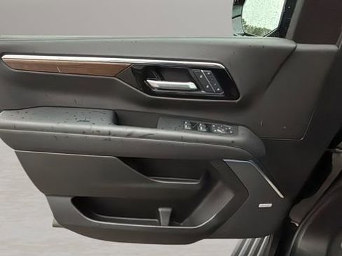 Certified 2025 Chevrolet Tahoe High Country image 17