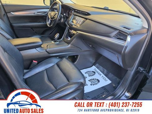 Used 2017 Cadillac XT5 Luxury w/ Driver Awareness Package image 13