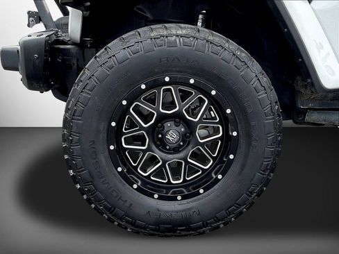 Used 2019 Jeep Wrangler Unlimited Rubicon AWD/4WD image 34