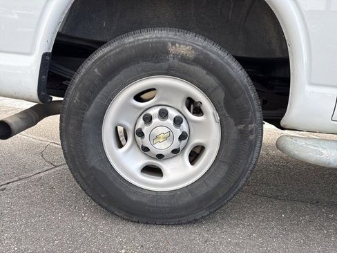 Used 2024 Chevrolet Express 2500 w/ Driver Convenience Package image 9