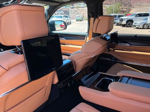 New 2026 Jeep Grand Wagoneer Summit AWD/4WD image 19