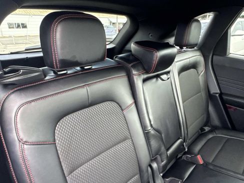 Used 2025 Ford Escape ST-Line AWD/4WD image 9