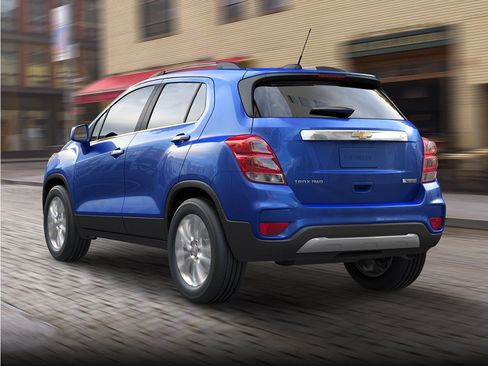 Used 2018 Chevrolet Trax LT w/ LT Convenience Package AWD/4WD image 1