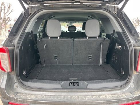 Used 2023 Ford Explorer XLT w/ Equipment Group 202A image 11