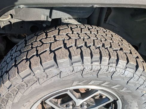 Used 2024 Jeep Wrangler Unlimited Rubicon image 13