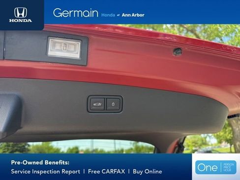 Used 2025 Genesis GV70 3.5T Sport w/ Sport Advanced Package AWD/4WD image 11
