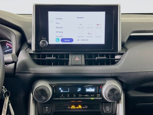 Used 2024 Toyota RAV4 LE image 22