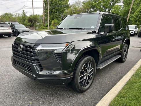 Used 2024 Lexus GX 550 w/ Cold Area Package AWD/4WD image 4