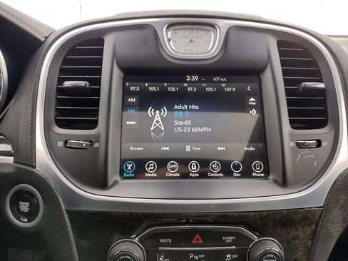 Used 2017 Chrysler 300 C w/ Safetytec Group II image 3