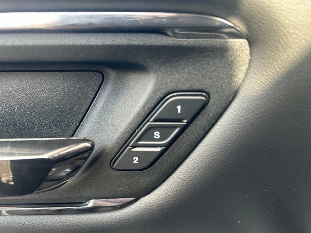 Used 2022 RAM 1500 Limited w/ Off-Road Group AWD/4WD image 12