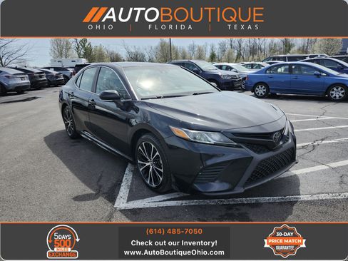 Used 2019 Toyota Camry SE image 1