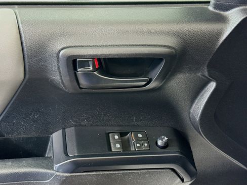 Used 2022 Toyota Tacoma SR image 23