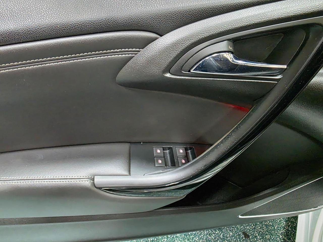 Used 2019 Buick Cascada Premium FWD image 23