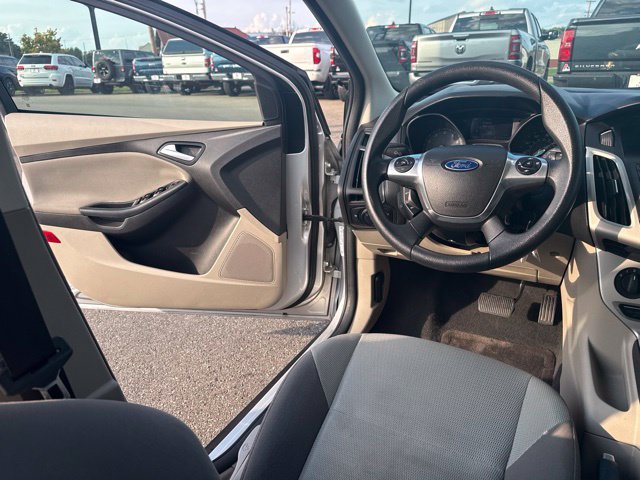 Used 2014 Ford Focus SE FWD image 15