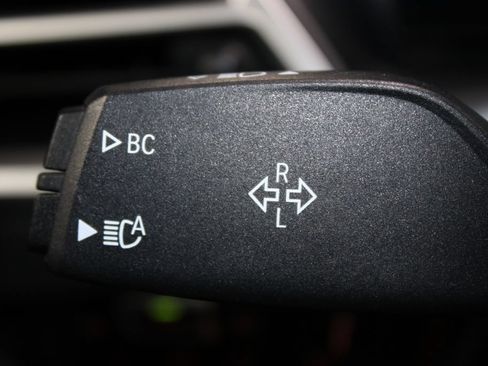 Used 2025 BMW 330i Sedan RWD image 38