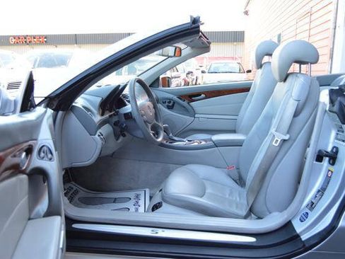 Used 2005 Mercedes-Benz SL 500 image 13