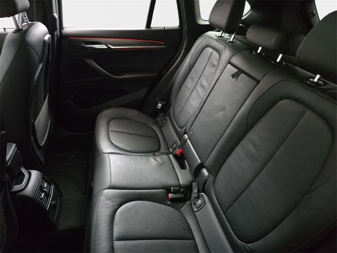 Used 2017 BMW X1 xDrive28i image 17