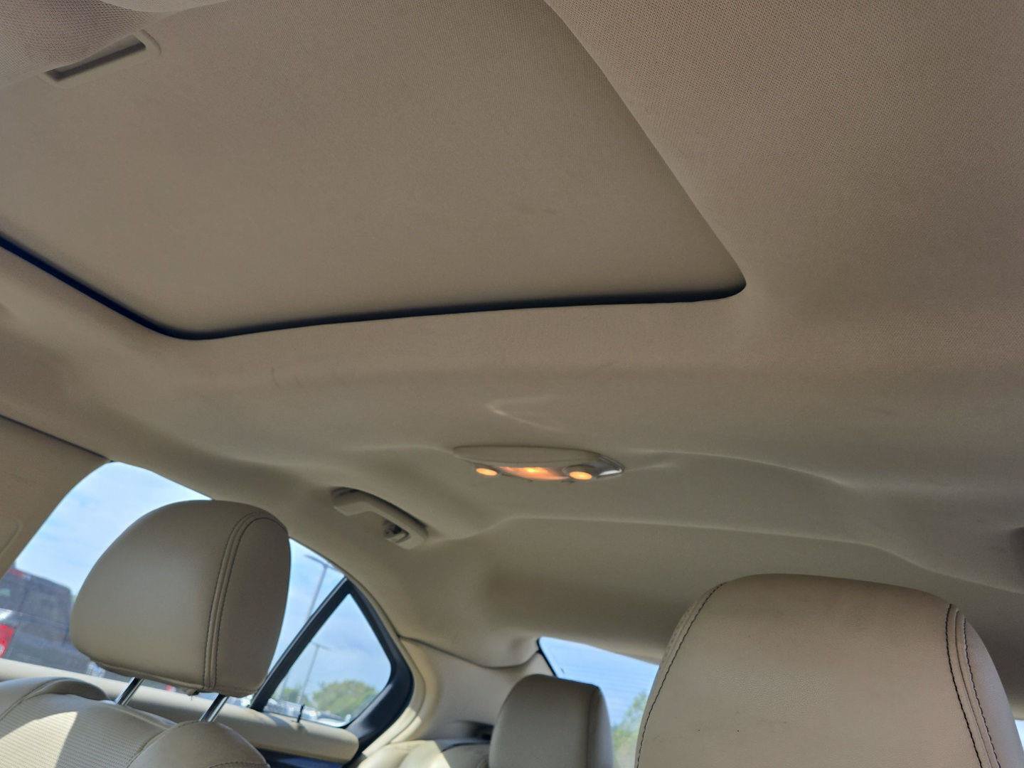 Used 2015 Ford Taurus Limited FWD image 16