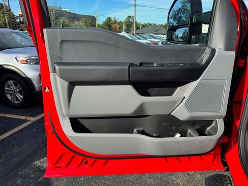 New 2026 Ford F250 XL w/ XL Chrome Package image 10
