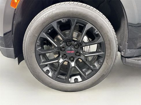 Used 2024 GMC Yukon SLE w/ Gmc Pro Safety Plus Package image 28
