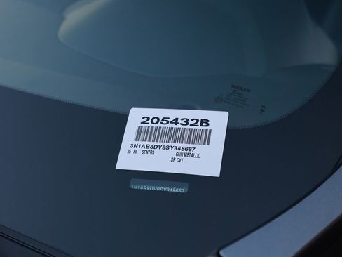 Used 2025 Nissan Sentra SR w/ SR Premium Package FWD image 39