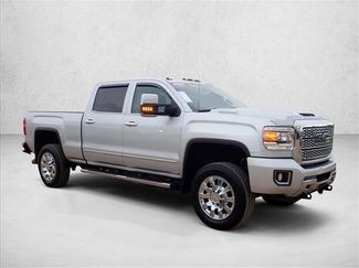 Used 2019 GMC Sierra 2500 Denali w/ Duramax Plus Package video 4