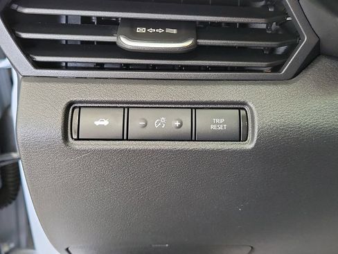 Used 2024 Nissan Altima 2.5 SR FWD image 32
