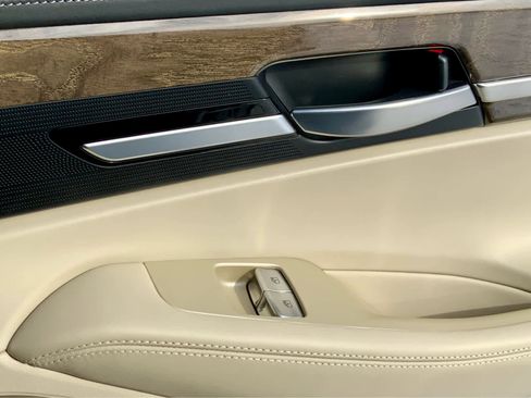 Used 2017 Genesis G90 3.3T Premium image 53