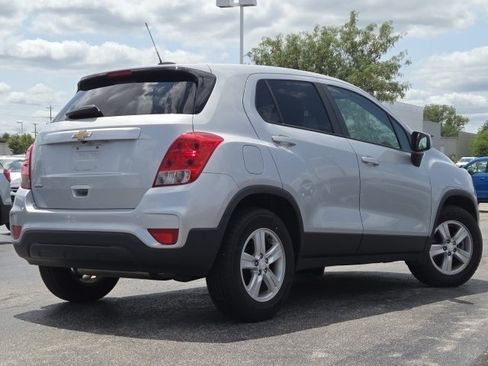 Used 2019 Chevrolet Trax LS w/ Tint and Cruise Package FWD image 9