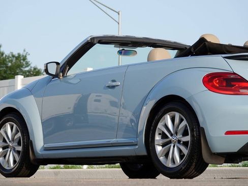 Used 2014 Volkswagen Beetle TDI FWD image 41