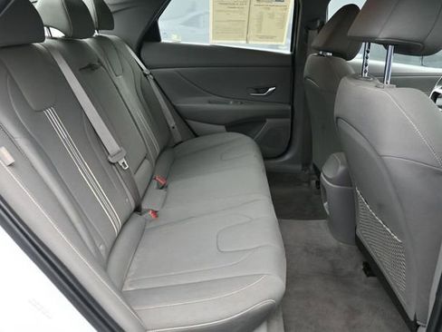 Used 2025 Hyundai Elantra SEL FWD image 34
