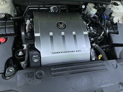 Used 2010 Cadillac DTS FWD image 28
