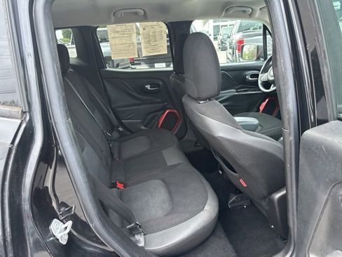 Used 2016 Jeep Renegade Trailhawk image 22